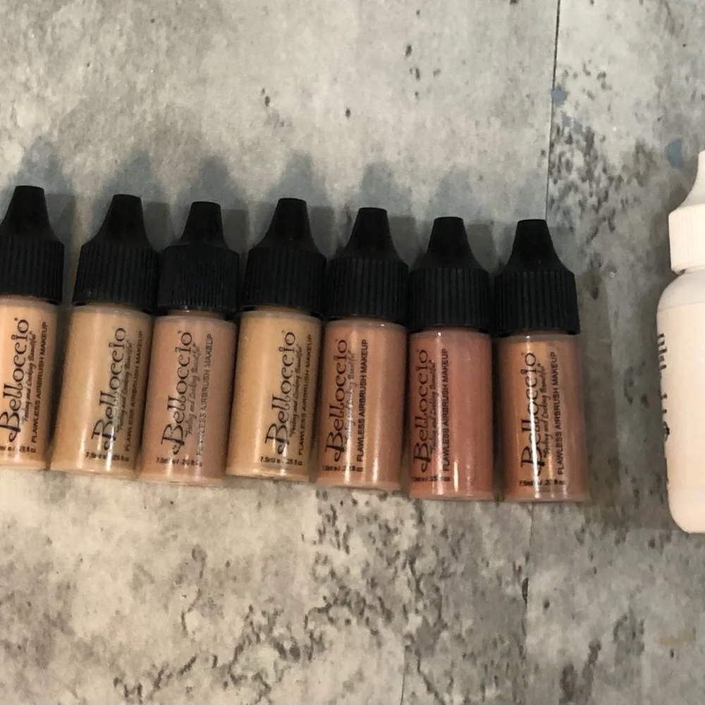 Air Brush Make up set of 8 various colors & finish spray Flawless make up